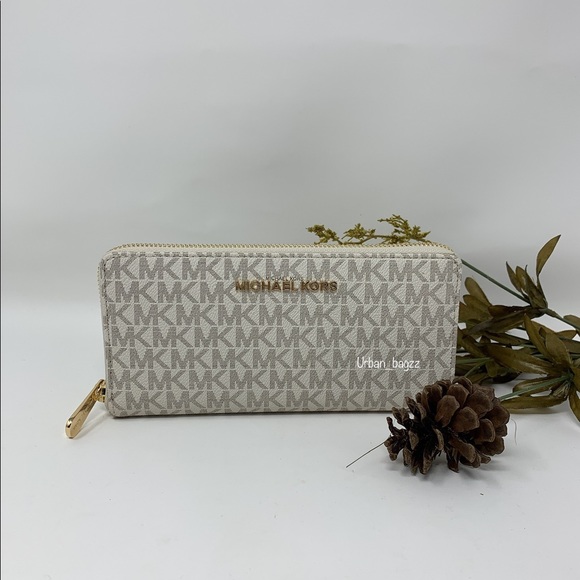 Michael Kors JS Item Large ZA Continental Wallet